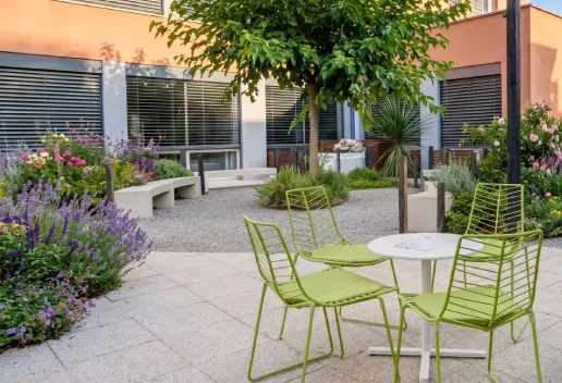 Espaces extérieurs, terrasses et jardins de la Colline Sainte-Musse à Toulon